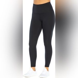 Black leggings like new condition no pulling lightly used